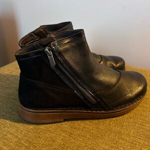 NAOT Spello black leather boots. Size 40.